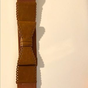 Bow Belt with Elastic Band and double buttons.